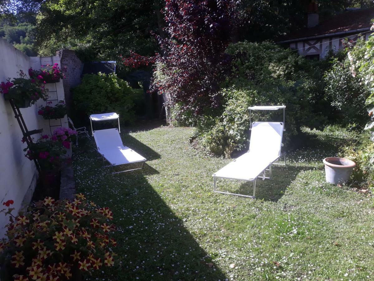 Gite Au Bord Du Lac Montville Екстериор снимка